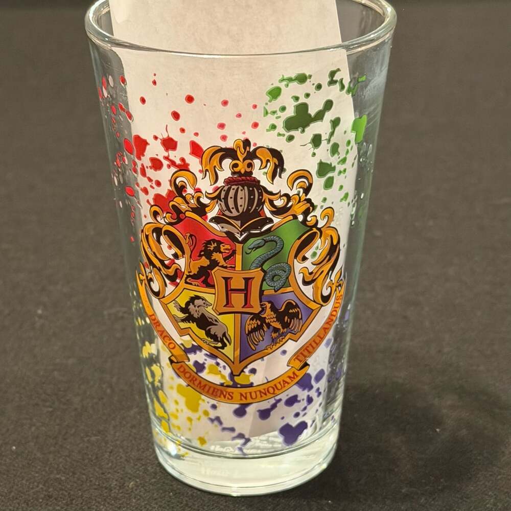 Harry Potter Hogwarts Crest Clear Pint Glass 16 oz